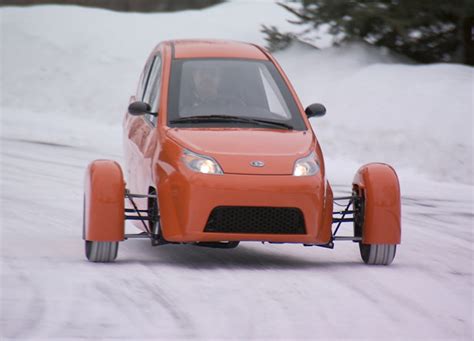Elio Motors Affordable 3 Wheel 2 Seater Car For Solo Commuting Tuvie