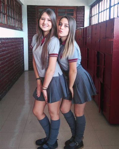 pin en colegialas chilenas en jumper y falda