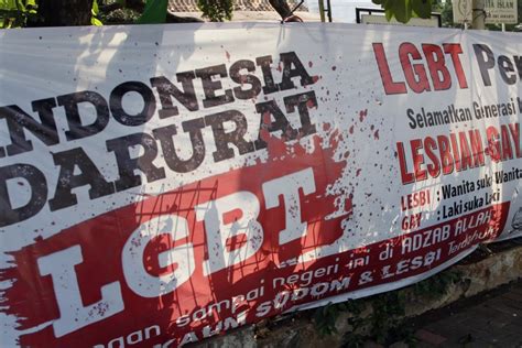 indonesian police make mass arrests after raid on ‘gay party at sauna south china morning post