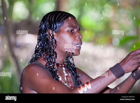 An Aboriginal Lady At The Tjapukai Aboriginal Park Near Cairns Queensland Australia Stock
