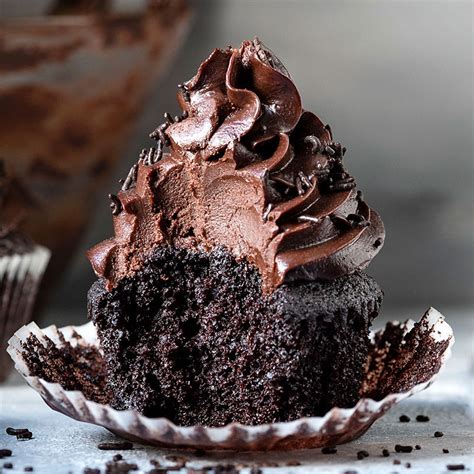 moist chocolate cupcake recipe and a mascarpone frosting