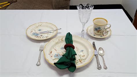 How To Set A Basic Table Setting Families
