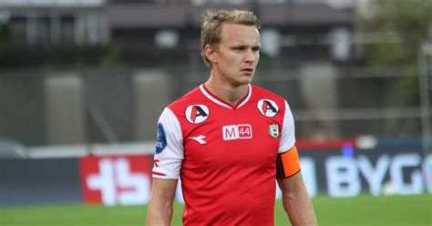 He is a star association football player among all the celebrities. Marius Lode selges til Bodø/Glimt / Bryne FK