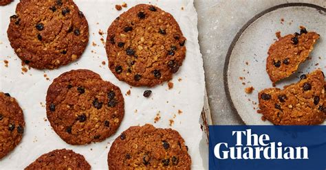 Meera Sodhas Vegan Recipe For Oat Spice And Currant Cookies Vegan Food And Drink The Guardian
