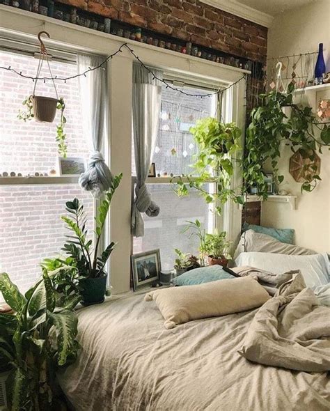17 Fantastic Cluttered Apartment Aesthetic To Save Budget Cluttered