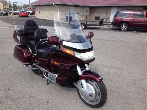 1989 honda goldwing gl1500, eautiful dark teal, oaded with the usual goldwing goodies, nd nice extras. Buy Used 1989 Honda Goldwing 1500 for sale. on 2040motos