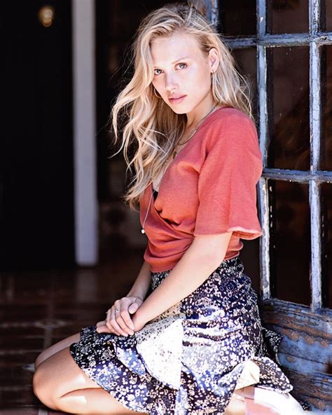 Gracie Dzienny Biography Height And Life Story Super Stars Bio