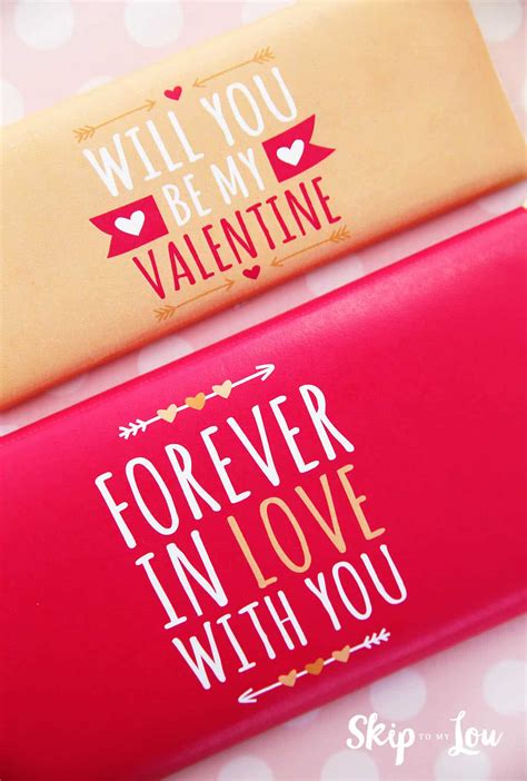 Wrap your chocolate bars with these fun holiday candy wrappers to make easy party favors! Printable Valentine Candy Bar Wrapper | Skip To My Lou