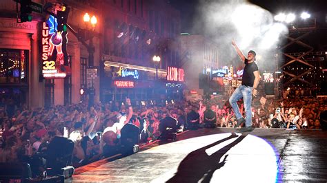 Luke Bryan in Nashville: Free concert marks 32 bridge opening, setlist