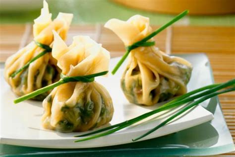 Chinese vegetable recipe with oats. Vegetarian Dim Sum with Spinach and Mung Beans