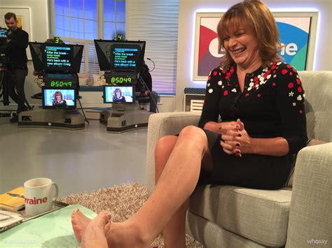 Danny Devito Shows Off Troll Foot To Lorraine Showbiz News Gossip