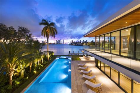 Miami Beach Modern Waterfront Home By In Site Design Group Llc