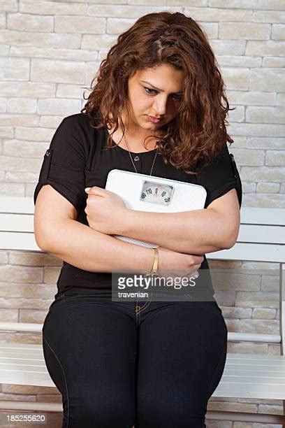 Overweight Woman On Scale Photos Et Images De Collection Getty Images