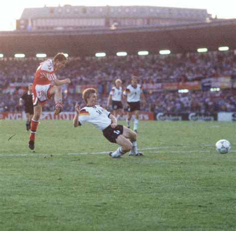Juni 1992 på nya ullevi i göteborg, og skulle finde vinderen af europamesterskabet i fodbold 1992. Endspiel 1992: So verlor Deutschland das EM-Finale gegen ...