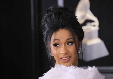 Cardi B Just Revealed Shes Pregnant On Snl And The Internet Is Lit