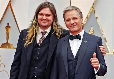 Viggo Mortensen Y Su Hijo Henry Ya Est N Listos Mortensen Est Nominado A Mejor Actor Por