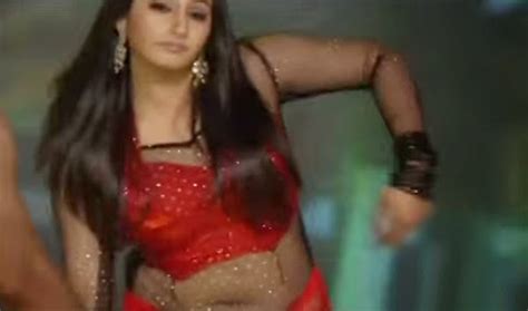 Hot Sexy Ragini Dwivedi S Wardrobe Malfunction Pictures Leaked