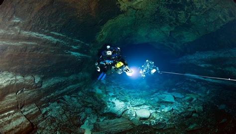The Amazing World Of Underwater Caves Simply Amazing Stuff