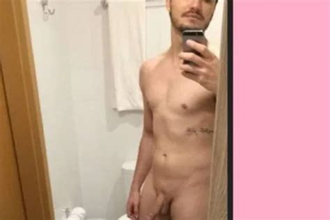 Nudes de Felipe Neto pelado mostrando o pênis Homens Pelados BR