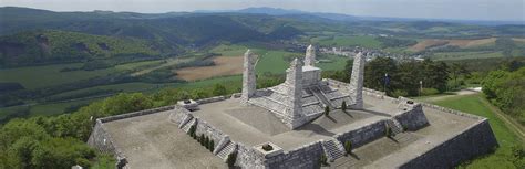 Vlastníkom mohyly je mesto brezová pod bradlom, ktoré vypracovalo koncepciu rozvoja. Mesto Brezová pod Bradlom | Mestá a obce | GoSlovakia
