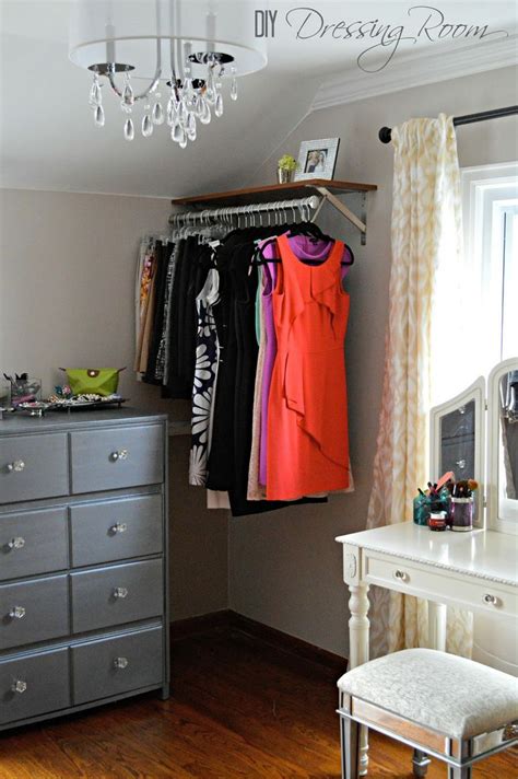 How To Turn A Small Bedroom Into A Dressing Room