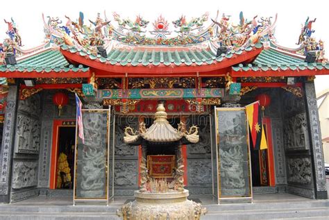 Hong kong's visitors seek out a wide range of natural, cultural and beautiful attractions and some of the most popular attractions remain the temples. Fu Lin Kong Chinese Temple editorial stock photo. Image of ...