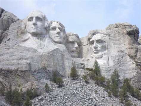 Large crowd of business people with medical face mask. Mount Rushmore～マウントラッシュモア : ミタケ・オアシン