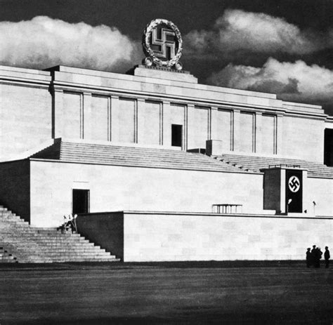 1921 wurden wir mitglied im stadtverband nürnberg der kleingärtner e.v. Nürnberg: Diese Nazi-Architektur brauchen wir wirklich ...