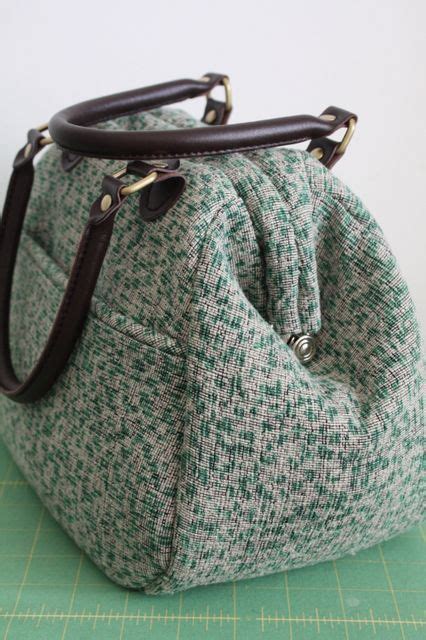 Tutorial Piping A Mary Poppins Carpet Bag And Pattern Give Away