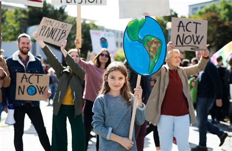 Top 21 Climate Voices To Follow In 2021
