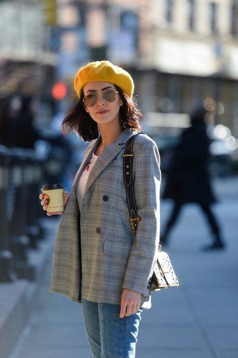 50 Beret Street Style Inspiration 19 Beret Street Style Yellow Beret Outfit Outfits With Hats