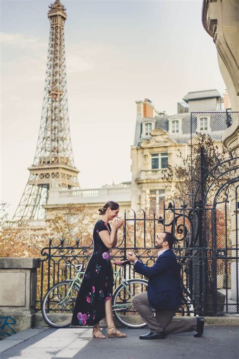 Eiffel Tower Proposal Photographer Get Epic Engagement Photos
