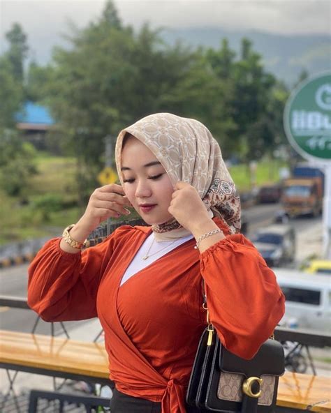 Pin By Azizi Kong On Pretty Muslimah In Gaya Hijab Wajah Gadis Wanita