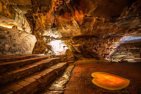Explore Howe Caverns A Quick Drive From Albany Ny For A Fun Upstate