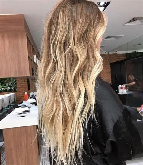 These Brunette Long Hairstyles Really Are Trendy Brunettelonghairstyles Blonde Hair Looks