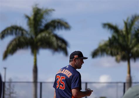 Astros Justin Verlander Leaves Spring Game With Triceps Soreness