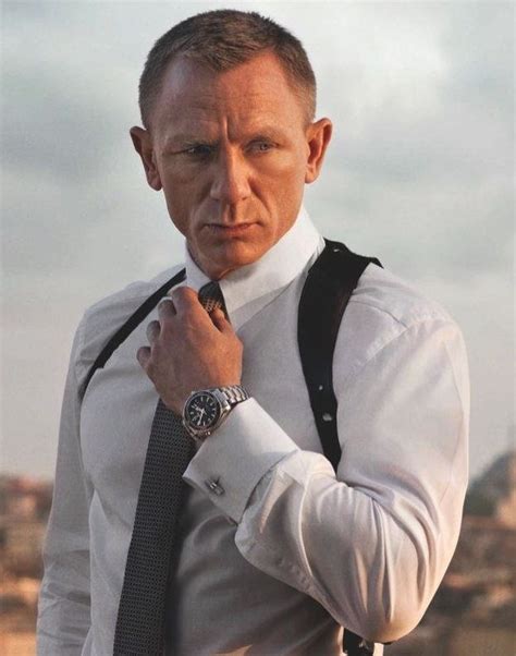 Bond In Skyfall Short Haircut Tight Shirt Thick Watch Clothes
