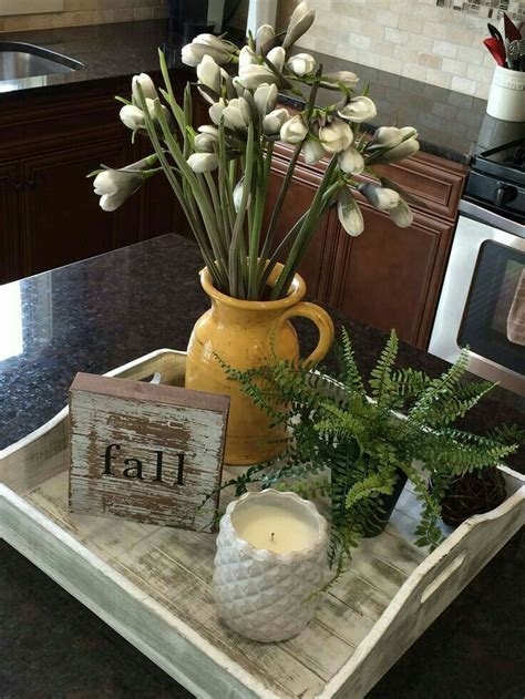 Pin by Lira Reina Cohen on DECORACIÓN | Kitchen table centerpiece