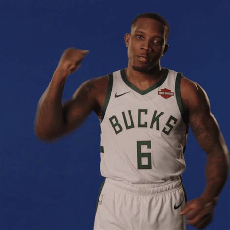Aug 08, 2021 · quick: Eric Bledsoe Basketball GIF by Milwaukee Bucks - Find ...