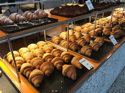 flour bakery | bakery in karosugil | lazy fri13th | Flickr