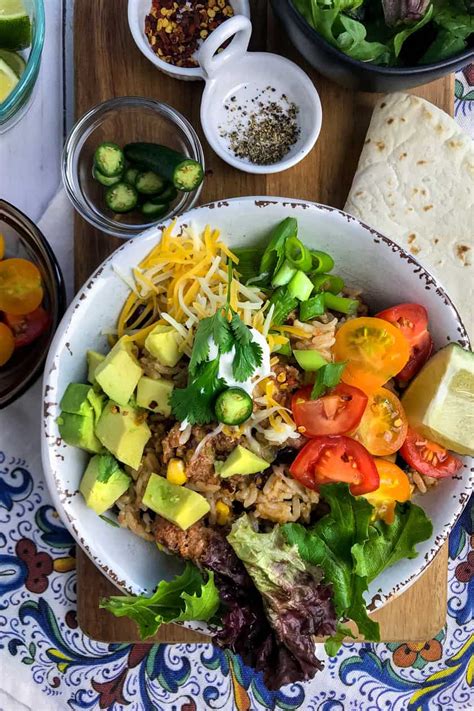 In fact, it's only 20 weight watchers points total for the entire recipe, making it just 10 points per person! Easy Instant Pot Turkey Burrito Bowl Recipe - 31 Daily