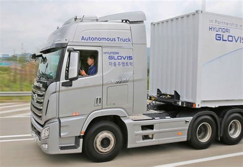 Hyundai Fait Rouler Un Camion Semi Autonome Sur Lautoroute