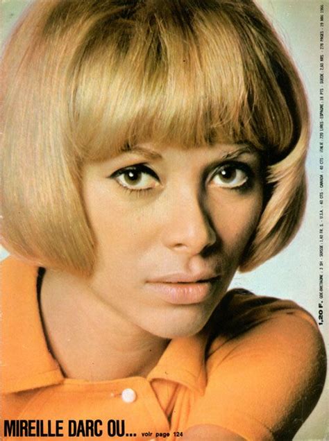 Mireille Darc En Couverture De Elle N1065 De 1966 Photo Peter Knapp