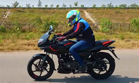 Bajaj Pulsar 180f Detailed In Exclusive Video