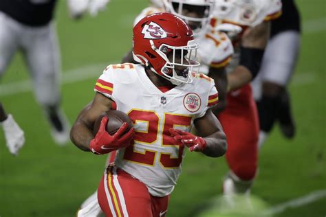Clyde Edwards Helaire Leveon Bells Fantasy Outlook After Chiefs Beat