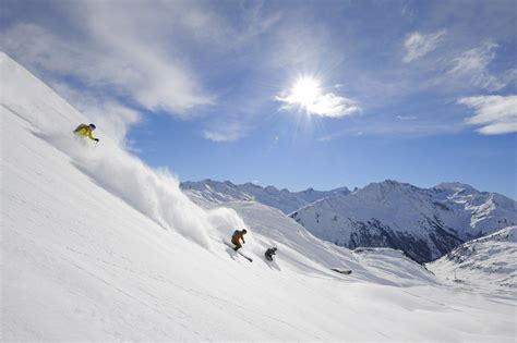 Skifahren in Österreich während der Osterferien
