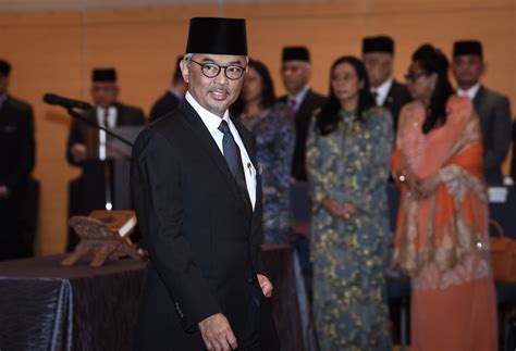 المرحوم ym tengku aidy ahmad shah ym tengku nurul kamalia ym tengku nurul karmila ym puteri natasha binti dato 'mohamad toufic. Lantikan Tengku Abdullah buka laluan dipilih jadi Agong ...