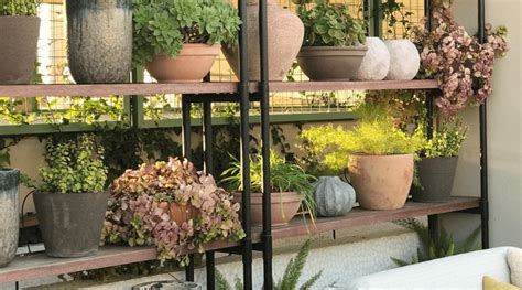 Because of this, it is important for us to find ways to save money. 15 of the Easiest and Best-Looking DIY Plant Stand Tutorials