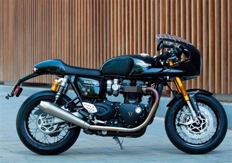 Triumph Thruxton 1200 Rs 2020 21 Prezzo E Scheda Tecnica Motoit