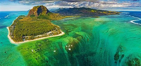 Spectacular Underwater Waterfall In Mauritius Mauritius Attractions